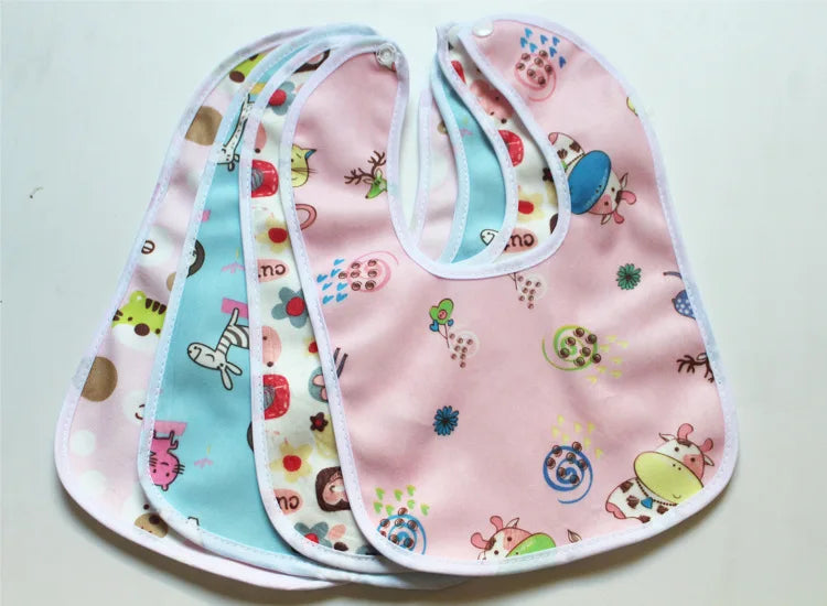 Babero impermeable con estampado