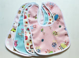 Babero impermeable con estampado